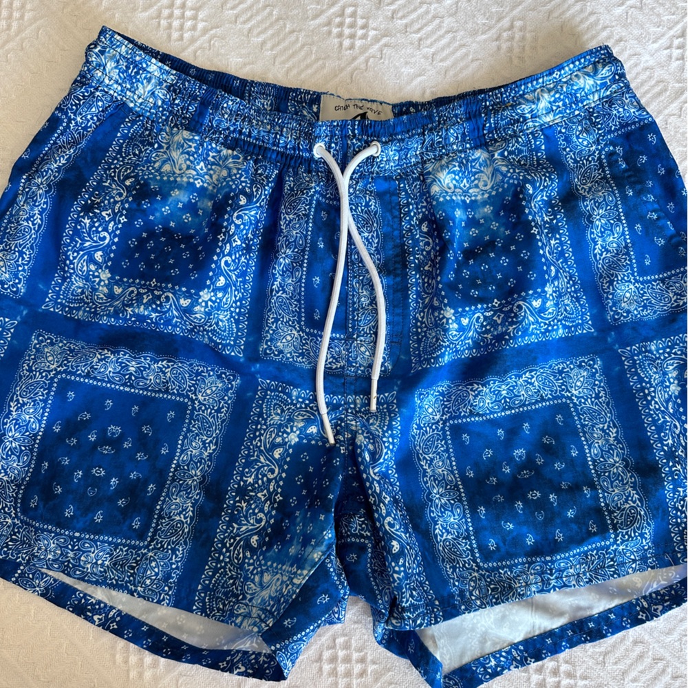 Men’s swim shorts